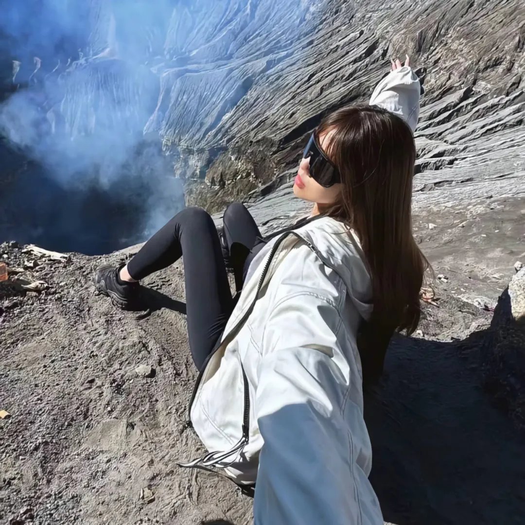 孤岛月光:她们三人的逃生游戏