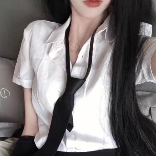 出位俏娇娃