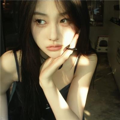 玛丽莲有深黑之眸